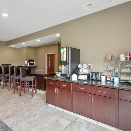 Cobblestone Hotel & Suites - Austin Bagian luar foto