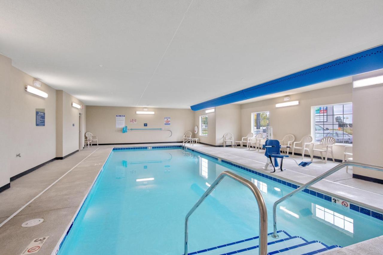Cobblestone Hotel & Suites - Austin Bagian luar foto