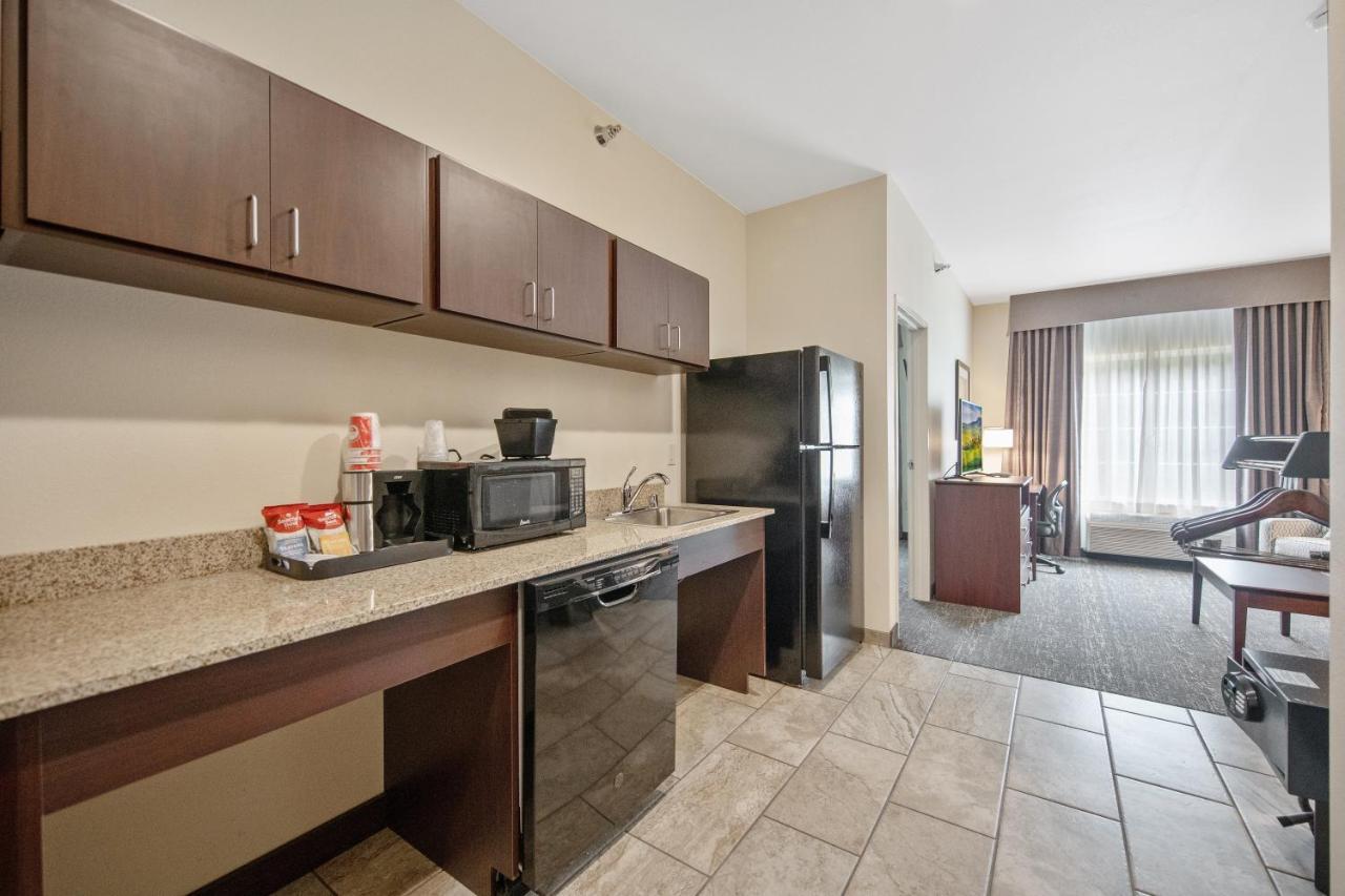 Cobblestone Hotel & Suites - Austin Bagian luar foto