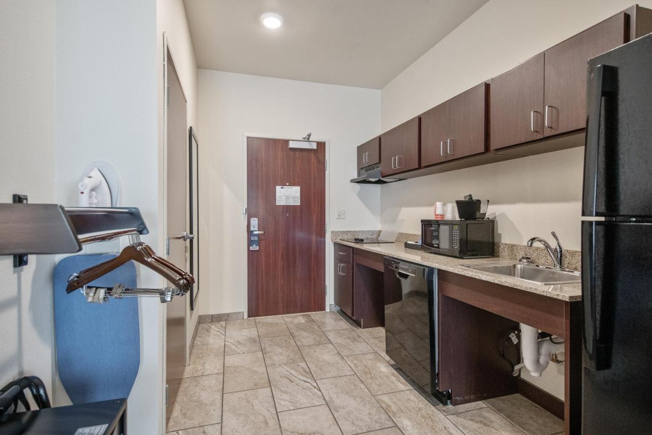 Cobblestone Hotel & Suites - Austin Bagian luar foto