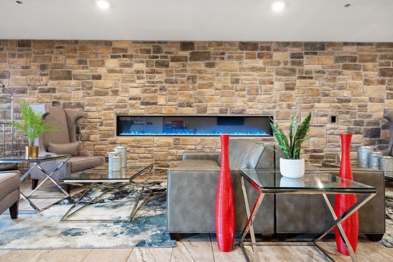 Cobblestone Hotel & Suites - Austin Bagian luar foto