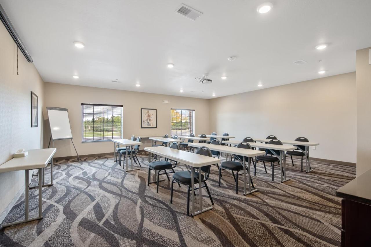 Cobblestone Hotel & Suites - Austin Bagian luar foto