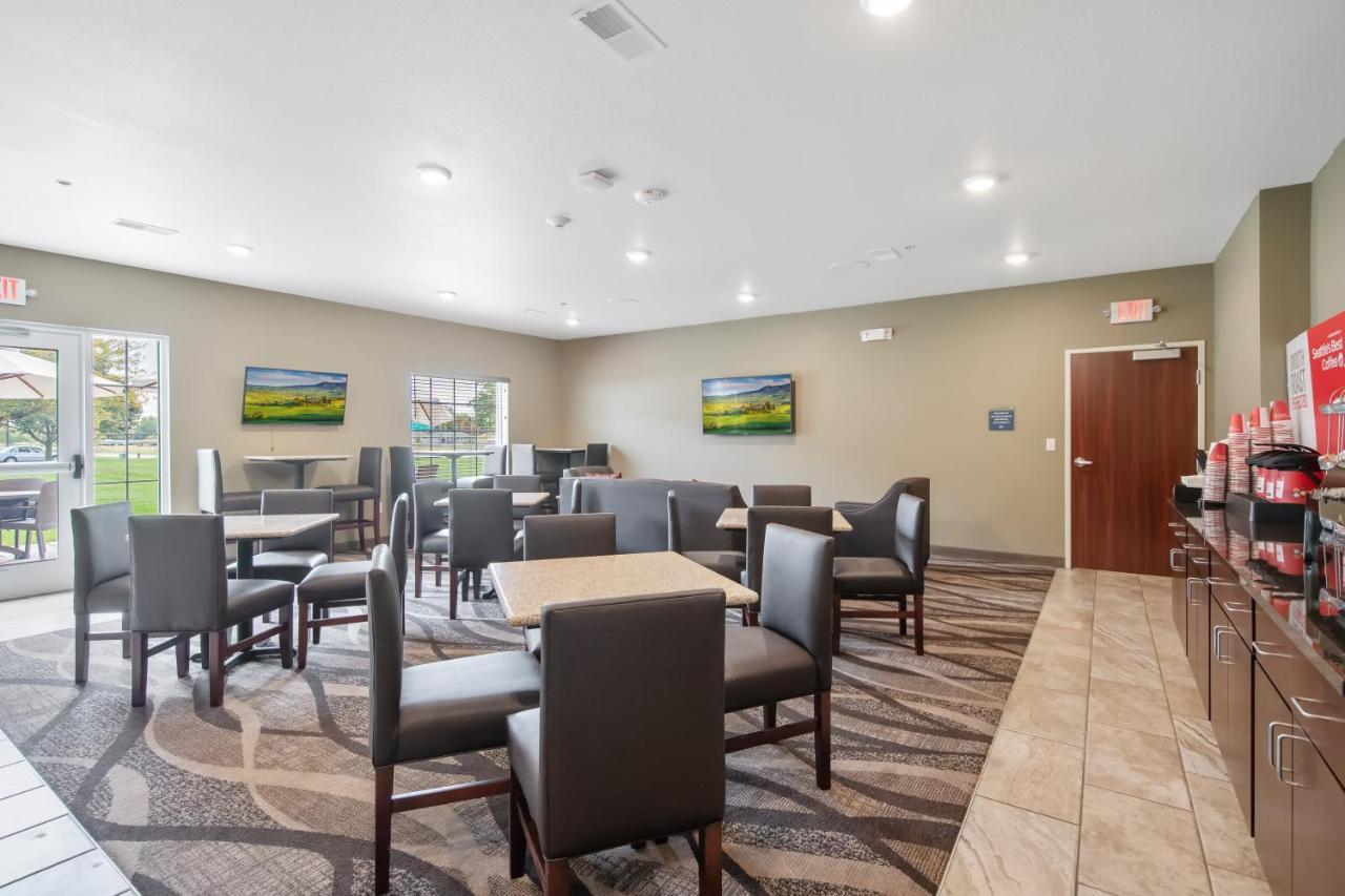 Cobblestone Hotel & Suites - Austin Bagian luar foto