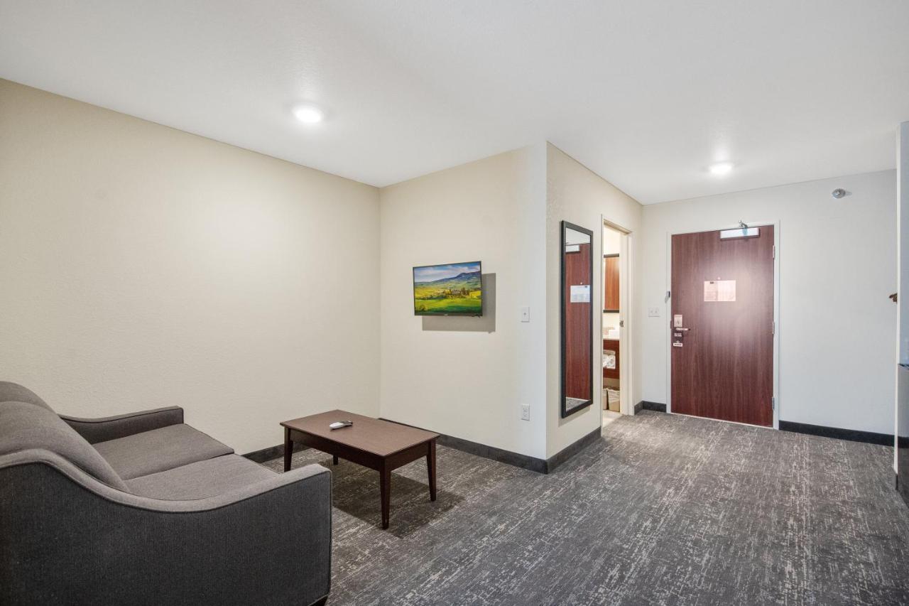 Cobblestone Hotel & Suites - Austin Bagian luar foto