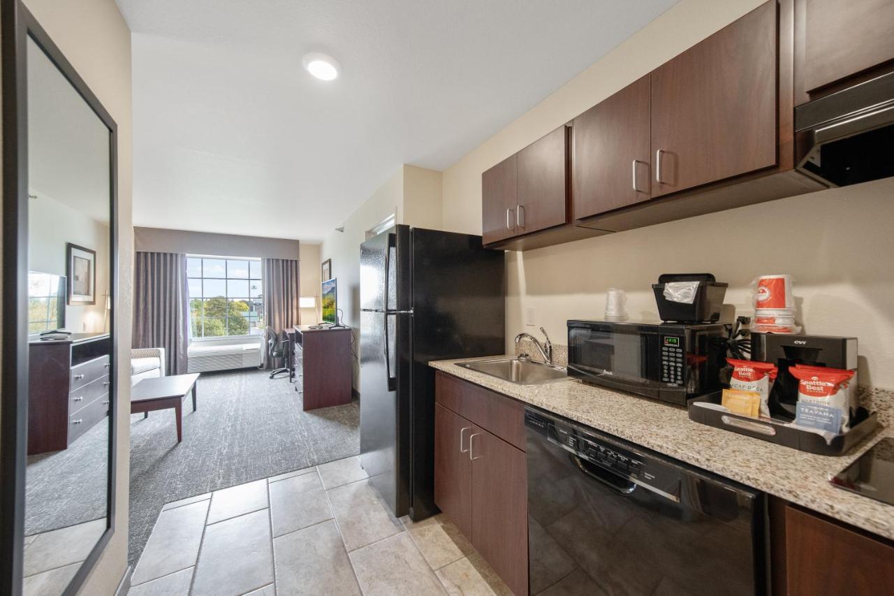 Cobblestone Hotel & Suites - Austin Bagian luar foto