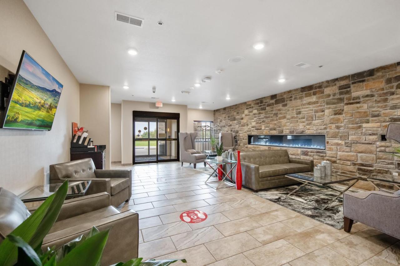 Cobblestone Hotel & Suites - Austin Bagian luar foto